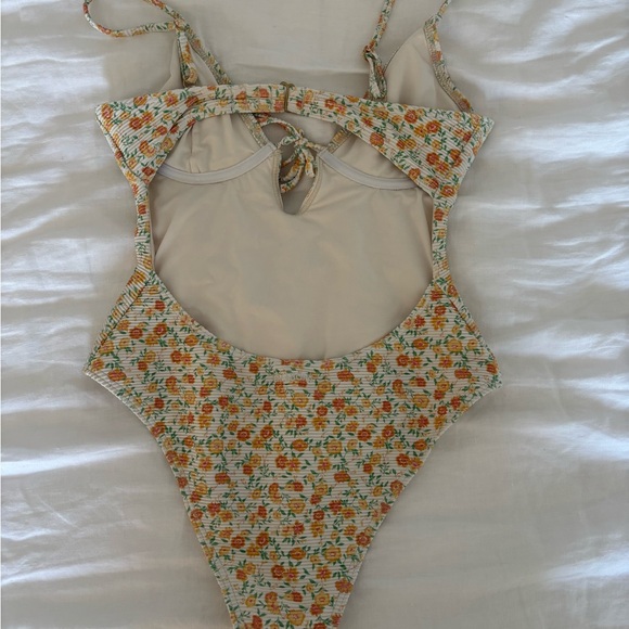 Billabong Ain’t She Sweet Bathing Suit Ditsy Floral - Picture 10 of 11